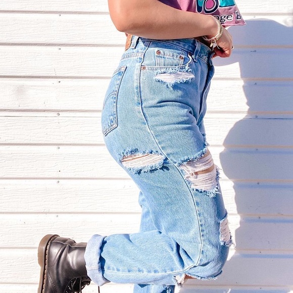 512 Levi’s Vinatge Distressed Tapered Jeans - Picture 3 of 5